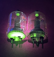 TWO 4-65A VACUUM TUBES WITH URANIUM GLASS SEALS – VASELINE GLASS – NICE UV GLOW