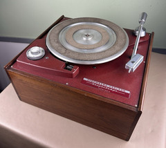 STROMBERG CARLSON PERFECTEMPO TURNTABLE