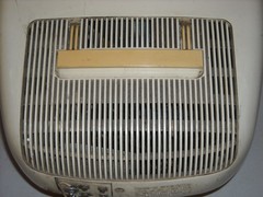 Vintage Philco SPACE AGE TV POWERS UP DISCOLORED & STAINED