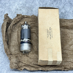 NOS NIB US ARMY US NAVY NATIONAL UNION JAN CNU 813 TUBE DATED 1945 VT-144 TUBE