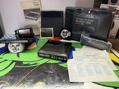 TECHNICS SL-XP5 Portable CD Player w/ Accessory’s Tested Japan 🇯🇵 vintage