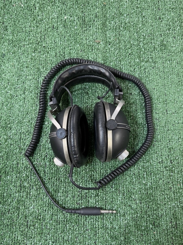 Pioneer SE-405 padded volume control full size jack studio Vintage