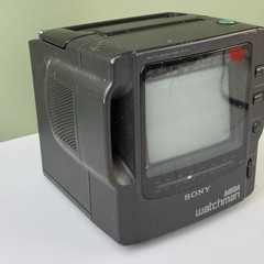 Vintage Sony Mega Watchman FD-525 Portable B&W TV AM/FMRadio Tuner