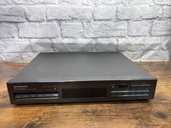 Vintage Pioneer FM/AM Digital Synthesizer Tuner F-Z93 Stereo System Electronics