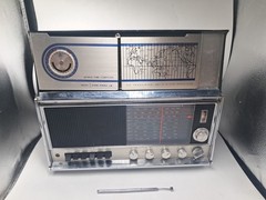 Vintage Sears Com Trek IX Model 132.2285 TESTED ANTENNA BROKEN GETS SIGNAL READ
