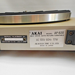 Vintage AKAI Belt Drive Turntable AP-B20 w/Auto Return