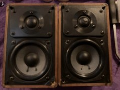 Pair Of Realistic Minimus-7W Speakers Walnut Wood Case (Tested)