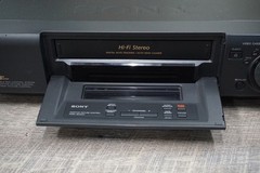 Sony SLV-975HF 4-Head HiFi Stereo Digital VCR VHS Cassette Player/Recorder (904