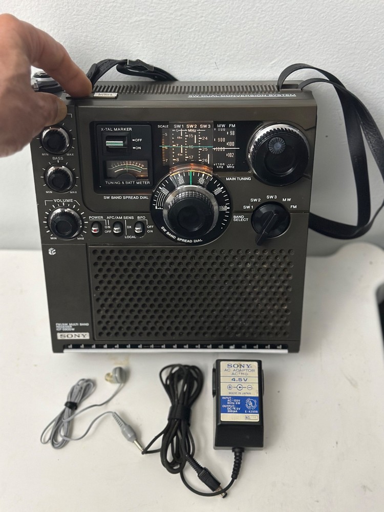 SONY FM/MW/SW 5 Band Receiver Model No ICF-5900W , Tested/Works.