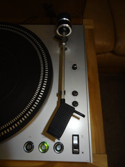 Philips Holland Electronic 312 DC Servo Belt-Drive Turntable w/Audio-Technica Ca
