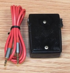 Unbranded Vintage Small 2″ (inch) Mini Portable Speaker w/ 2.5 to 3.5mm Jack