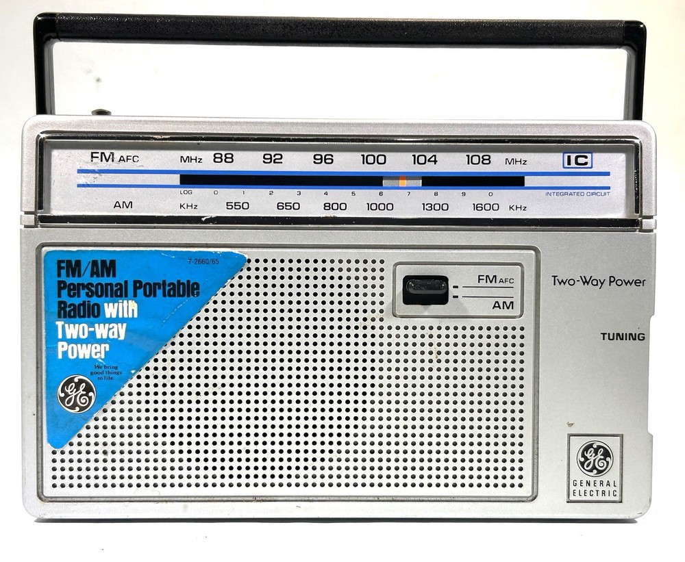 GE Two Way Power AM/FM Portable Radio 7-2665B • Vintage 70’s 80’s • Tested