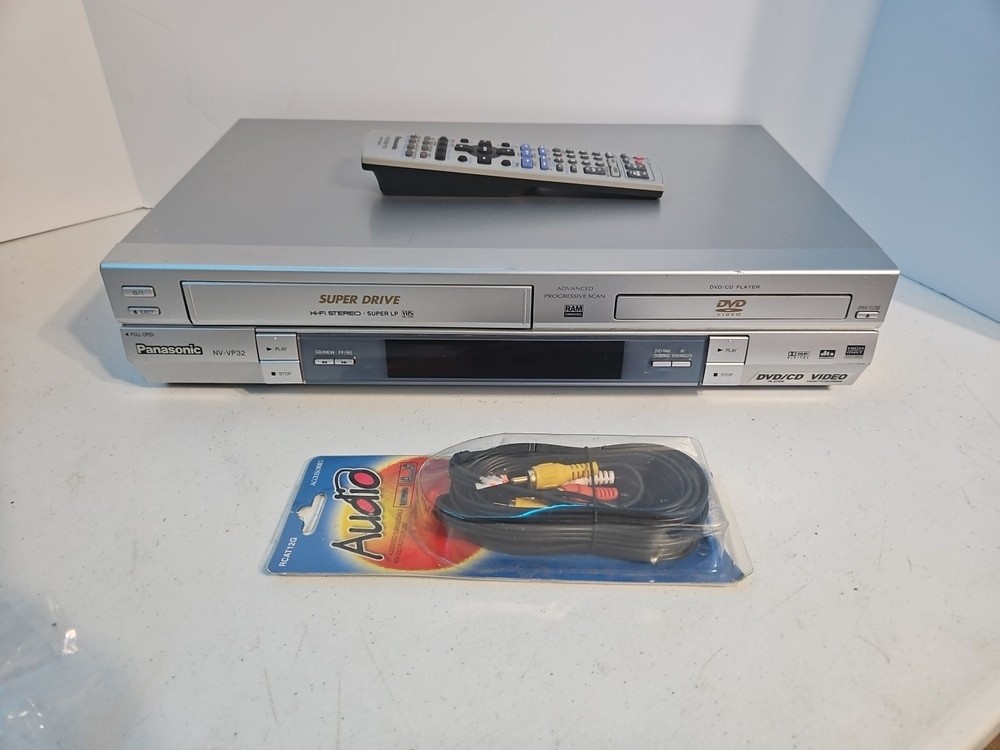 RARE Panasonic NV-VP32 Combo Hi-Fi Stereo Super LP VHS VCR & DVD Player Remote