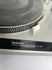 Technics SL-220 Automatic Turntable Frequency Generator Servo NO LID & UNTESTED