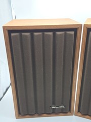 Realistic Minimus-4 Wood Speakers Walnut Bookshelf Radio Shack Tandy 8 Ohm VTG
