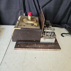 Vintage RCA Victor 45 Record Player w/ Amplifier? Model Unknown