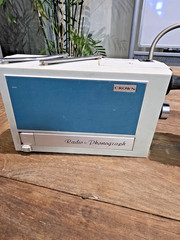 Very Rare! 1969 Crown TRP-126 Folding AM Radio & Phonograph w/cover Not working