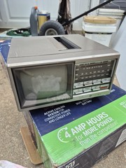 Vintage General Electric GE Portable TV AM/FM Radio Model 7-7150B (Dec-1987)