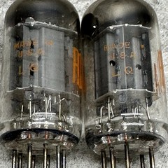 MATCHED PAIR OF 1960 NOS RCA 12AX7 17MM LONG PLATE ANGLED SQUARE GETTER TUBES