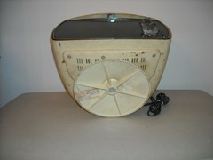 Vintage Philco SPACE AGE TV POWERS UP DISCOLORED & STAINED