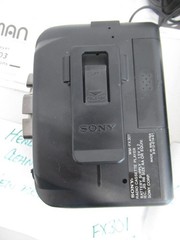 2 Vintage SONY FM/AM WALKMAN Cassette Players – FX301 & FX101 – Both Work rd
