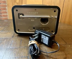 CROSLEY RADIO – SOLO. AM/FM/AUX RECEIVER. MCM RETRO STYLE. Model Cr221