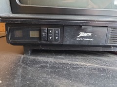 Zenith Space Command CRT TV SS1311W 13″ Color Retro Gaming Wood Grain AS IS