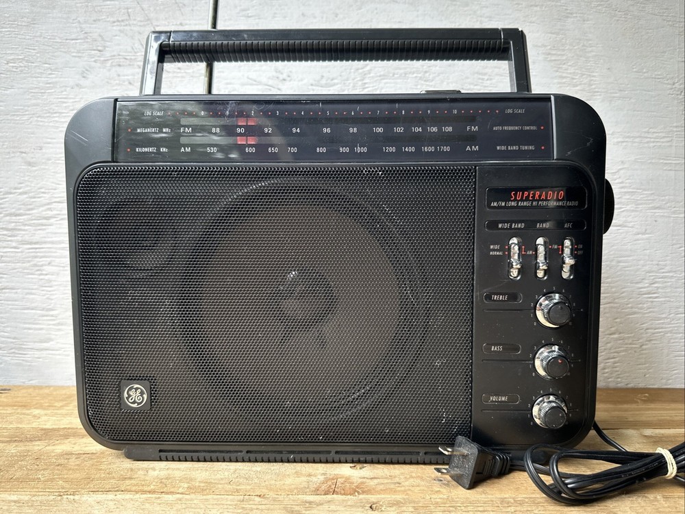 General Electric GE 7-2887A Super Radio AM/FM Long Range Tested Works