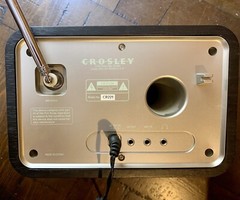 CROSLEY RADIO – SOLO. AM/FM/AUX RECEIVER. MCM RETRO STYLE. Model Cr221