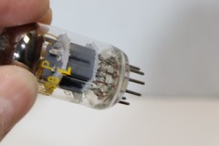 PAIR – AMPEREX WESTINGHOUSE – ECC88 / 6DJ8 – VACUUM TUBE – 104%-91% & 96%-92%
