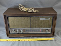 VINTAGE GENERAL ELECTRIC DUAL SPEAKER AM/FM Tube RADIO MODEL T1243B TESTED WORKS