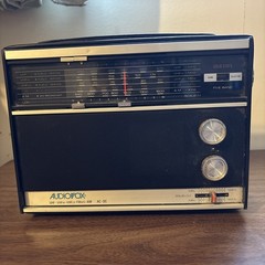 AUDIOVOX VINTAGE 5 BAND RADIO K-50