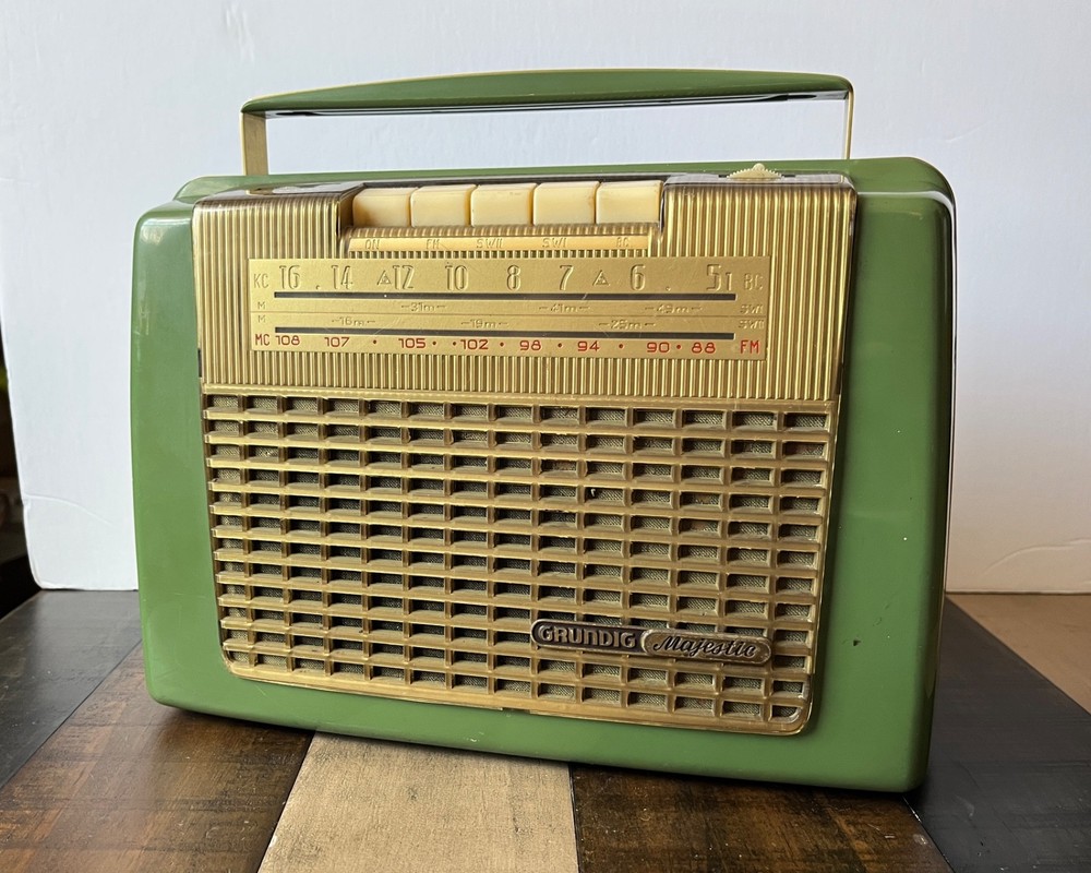 Vintage 1950s UKW-Boy Grundig Majestic USA Tube Radio – Made in W. Germany