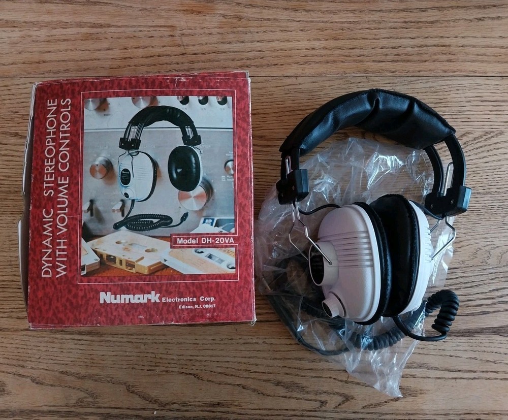 Vtg NOS Numark Stereo Headphones DH-20VA Stereo + Mono Switch Volume Control