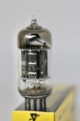 12AX7 ECC83 SYLVANIA BLACK-PLATE 17mm SQUARE 45º GETTER 1950s TUBES NOS 1,2 or 3