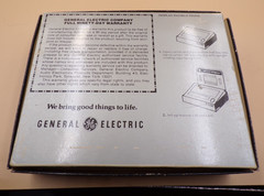 Vintage General Electric GE 7-2100A Portable Clock AM FM Pocket Radio Hong Kong