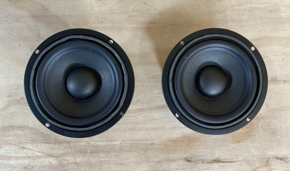 LOT OF 16 – SPEAKER 4 ohm 20 watt CTN: 7/36, MADE IN CHINA/AS IS