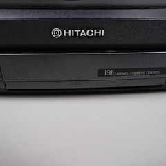 1992 Hitachi CT1394W 13″ CRT TV Wood Grain Retro Gaming w/ 2 Remotes