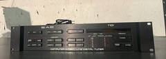 SAE T101 Digital AM/FM Tuner – Powers On – Rack Mount Ears – Vintage Hi-Fi