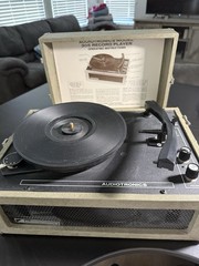 Vintage Audiotronics Model 305 Record Player Turntable 33/45/78 RPM Works Fine