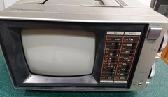 Vintage Goldstar 5in TV And Am Fm Radio.