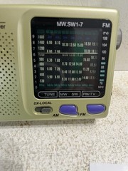 – New Bell Howell FM/MW/SW 9 Band World Receiver Portable Radio