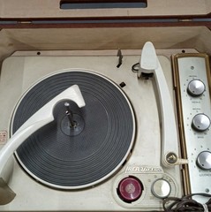 Vintage RCA Victor New Orthophonic High Fidelity Record Player Works