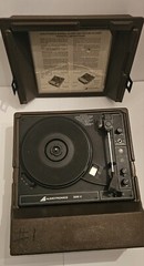 Vintage Audiotronics 326-V Portable Turntable In ” WORKING CONDITION! ” TESTED