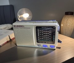 5G Bell & Howell Fm/mw/sw 9 Band World Receiver Radio Portable Working