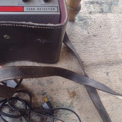 Vintage 1964 Hughes Aircraft Company ROBINAIR no. Ld-101 Leak Detector. Untested