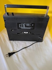 Realistic Patrolman 60 12-779A AM FM SW UHF 6 Band Radio TESTED