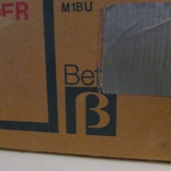 VTG Sanyo Betamax VCR 4650 Untested original box powers on for parts only remote