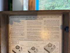 Vintage Audiotronics Record Player 304A For Parts or Repair READ