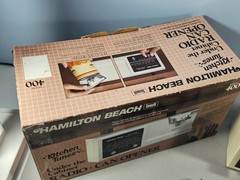 Vtg Hamilton Beach Scovill Model 400 Under Cabinet Radio / Can Opener MOVIE PROP